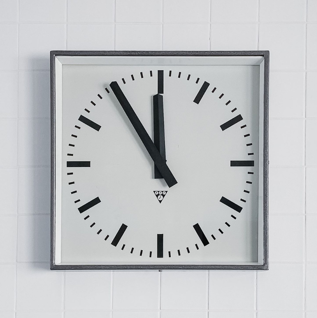 analog clock